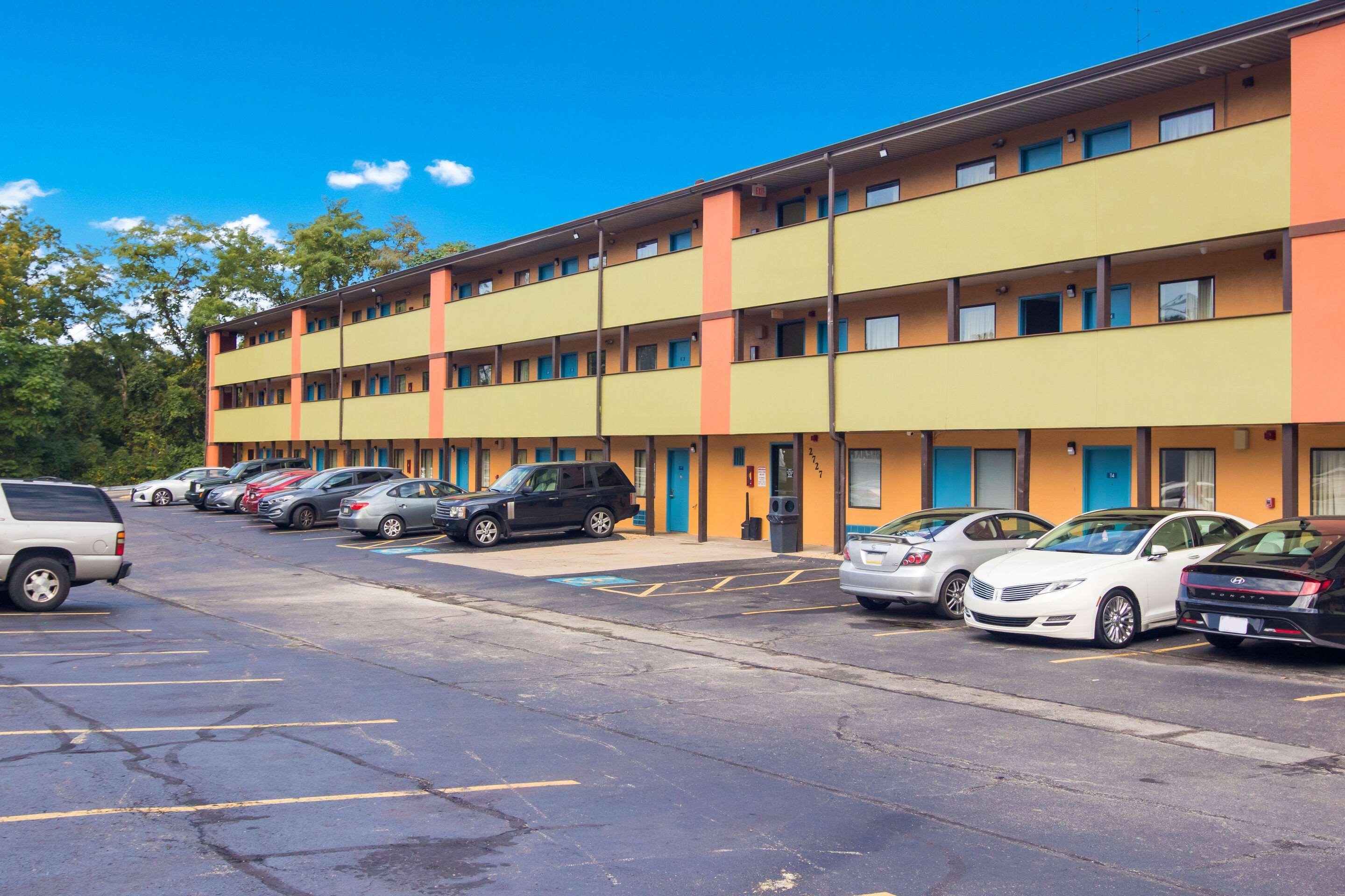 Rodeway Inn & Suites Monroeville-Pittsburgh エクステリア 写真